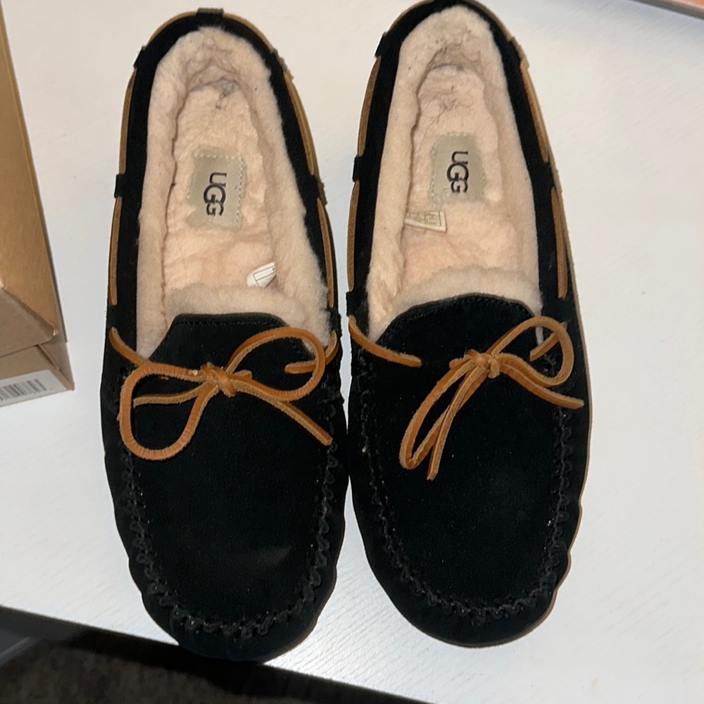 Ugg Dakota slipper
